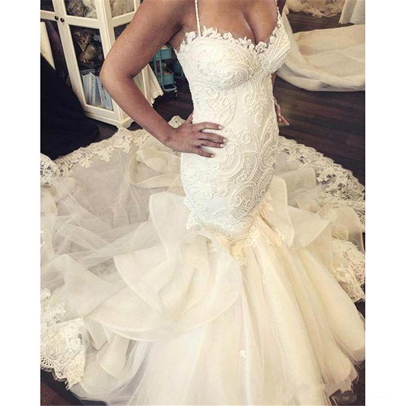 Elegant Fit and Flare Wedding Dresses Spaghettis Straps Bridal Gowns with Ruffles