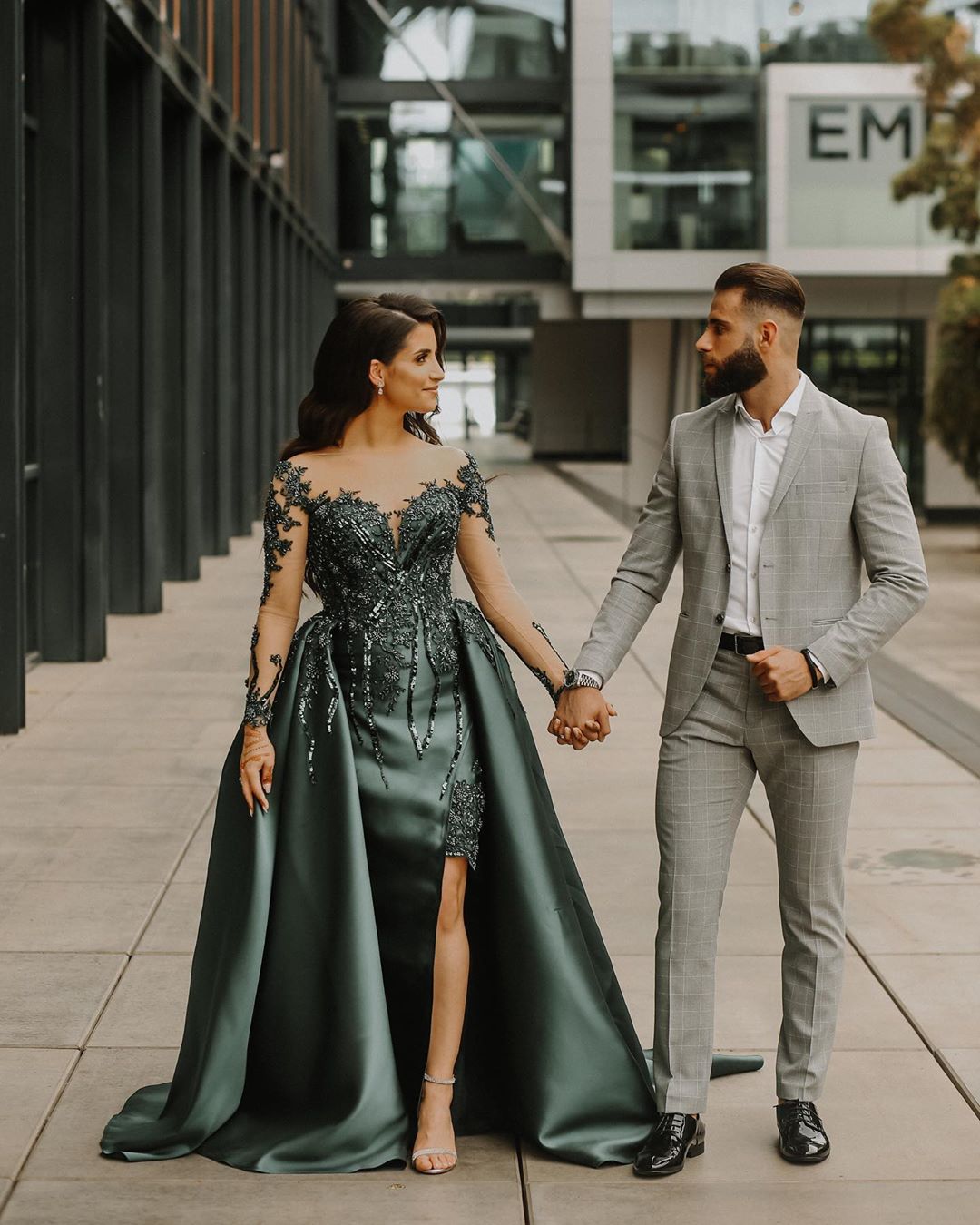 Glamorous Long Sleeves Floral Lace Split Mermaid Prom Dress With Detachable Train