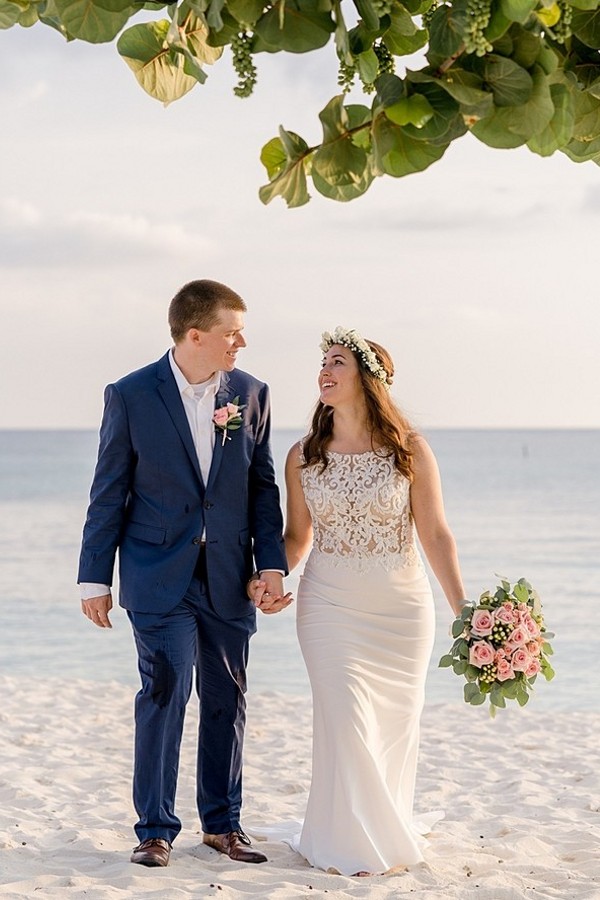 Simple Jewel Sleeveless Lace Floor Length Sheath Summer Beach Wedding Dresses