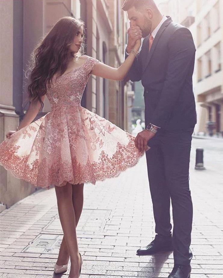 Glamorous Mini Appliques Tulle A-line Short-Sleeves Homecoming Dress