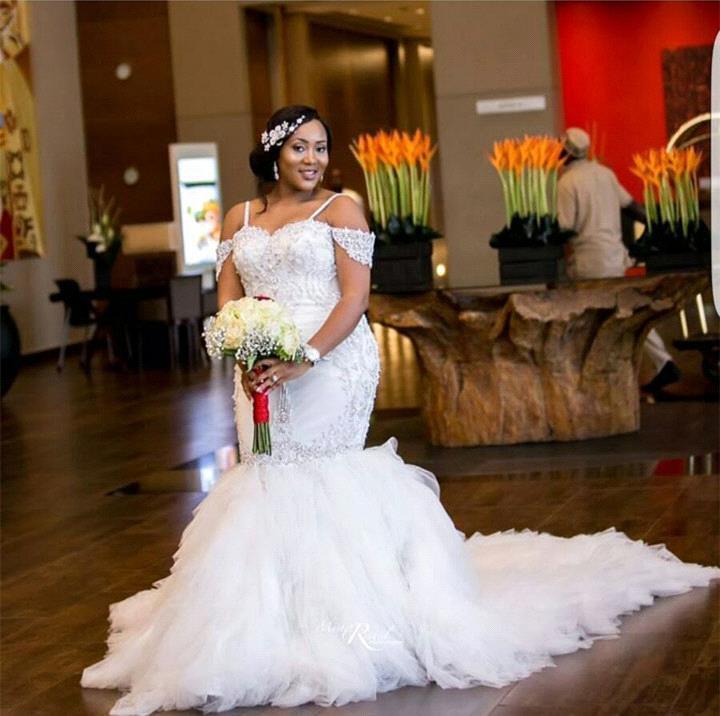 Plus Size Appliques Cap Sleeves Lace Vintage Mermaid Wedding Dress