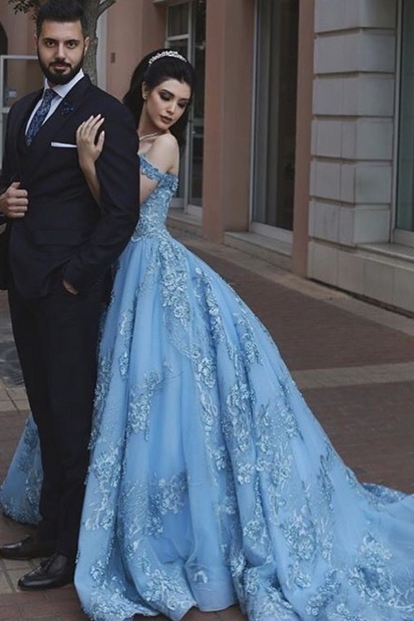 Charming Off-the-shoulder Sweetheart Ball Gown Prom Dress With Appliques Lace