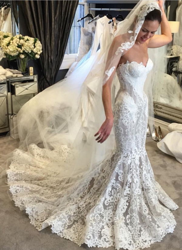 Elegant Lace Fit and Flare Wedding Dresses | Sweetheart Neck Sleeveless Bridal Gowns