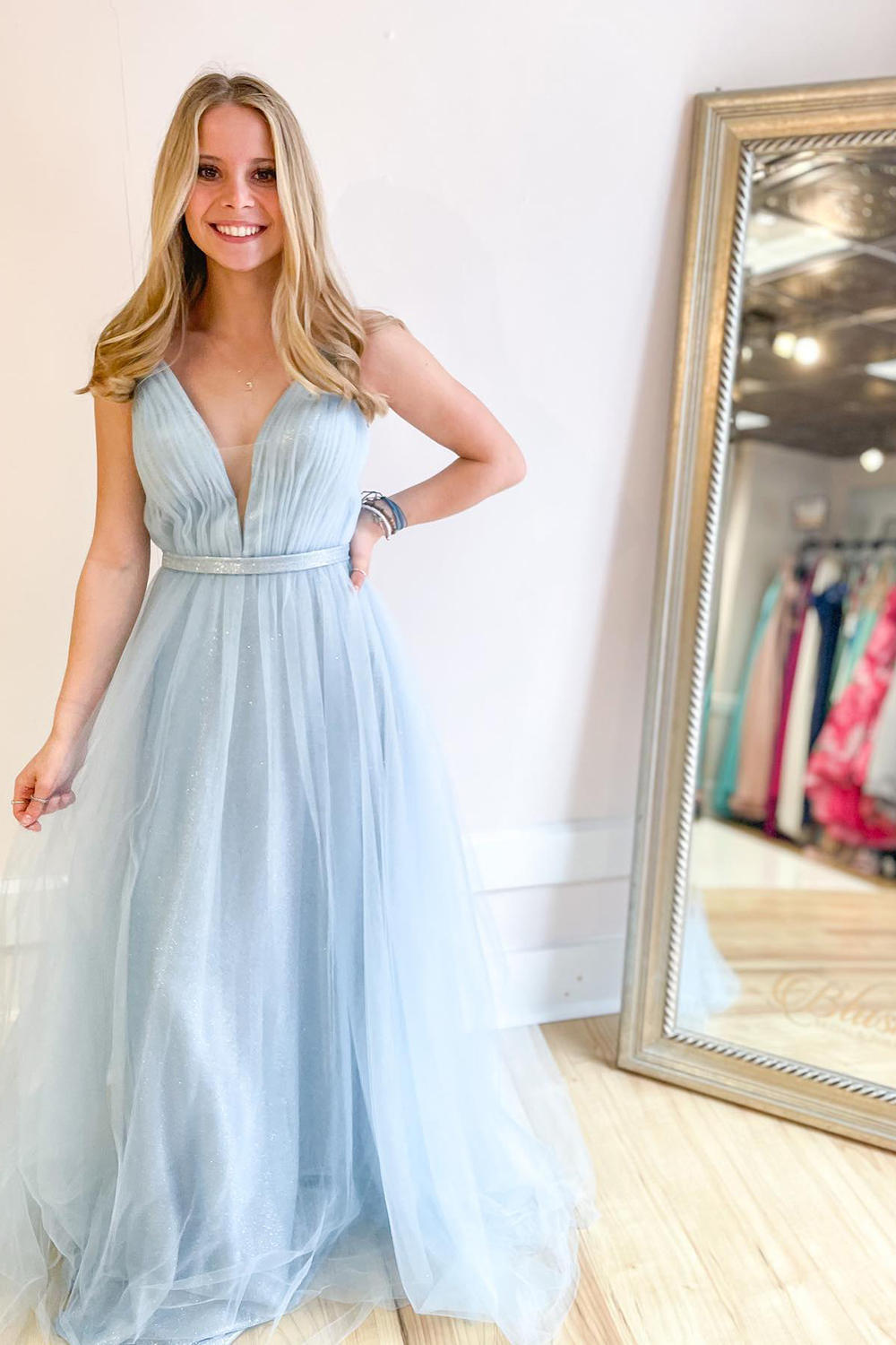 Stunning Sequins A-line Floor-length Spaghetti Straps V-neck Tulle Prom Dress