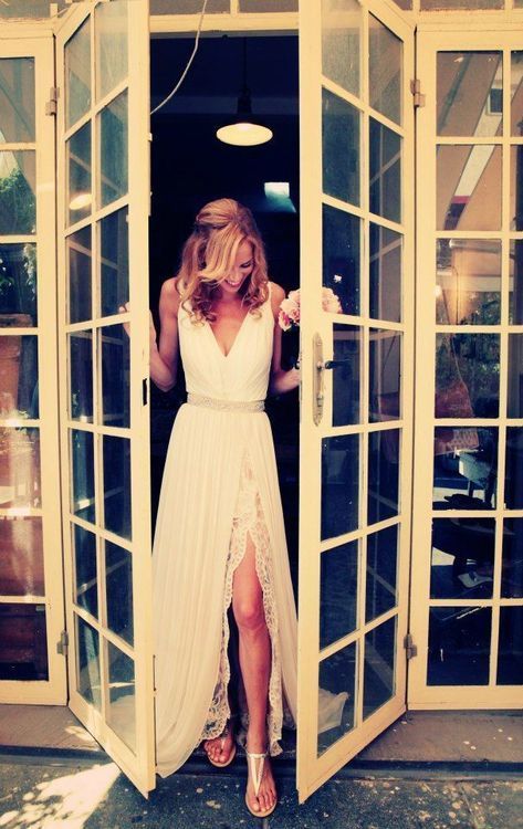 Boho Backless Beach Wedding Dresses V Neck Side Slit Chiffon Summer Bohemian Bridal Gowns