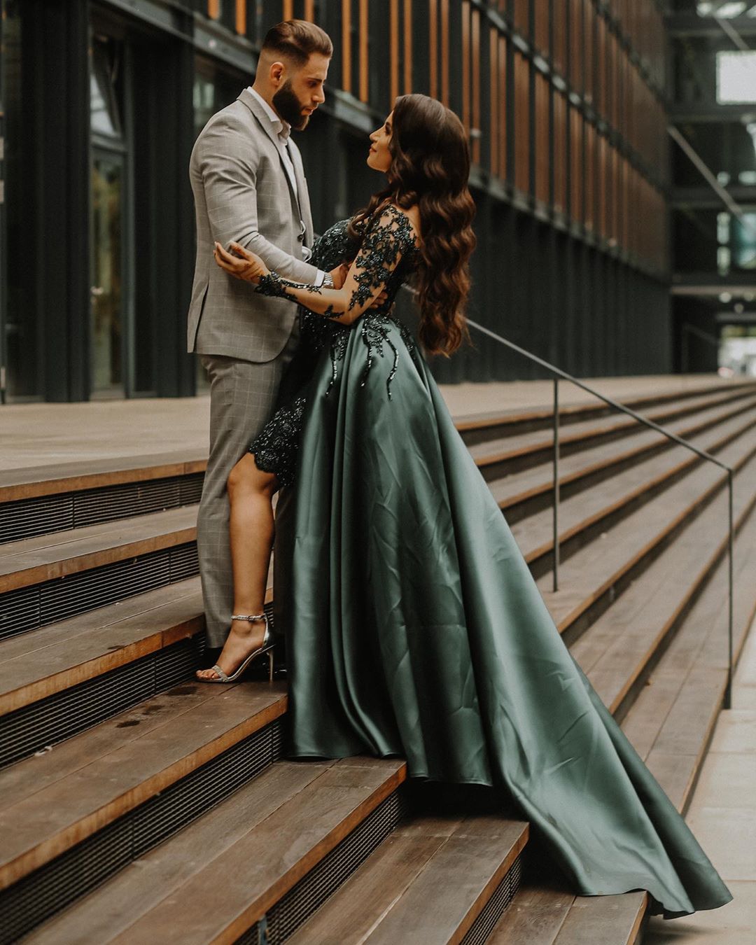 Glamorous Long Sleeves Floral Lace Split Mermaid Prom Dress With Detachable Train