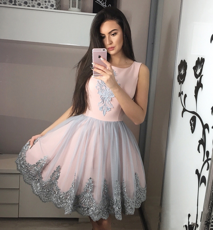 Exquisite A-Line Homecoming Dresses | Scoop Sleeveless Applique Short Cocktail Dresses