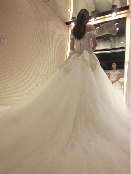 Newest Long Train Tulle Lace-Appliques Off-the-shoulder Beads Wedding Dress