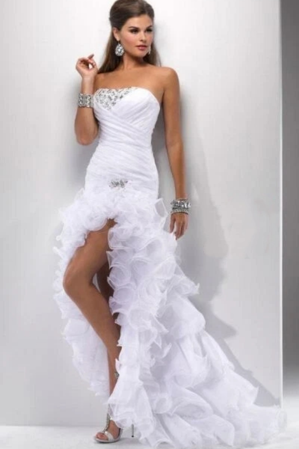 Elegant Strapless Sleeveless Mermaid Wedding Dress with Slit