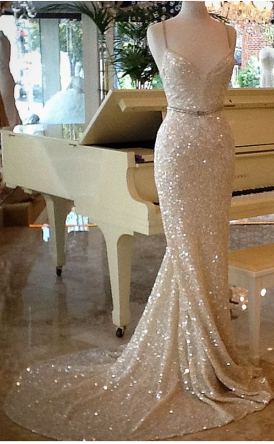 Sequined Fit and Flare Prom Dresses Spaghetti Straps Court Train Evening Gowns