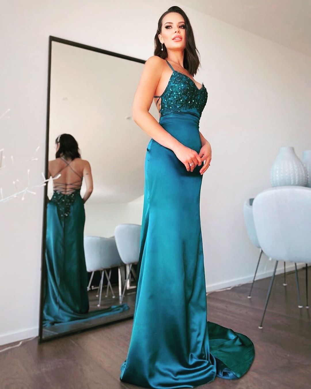 Sexy Spaghetti Straps Halter Evening Dress Backless Appliques Mermaid Prom Dress