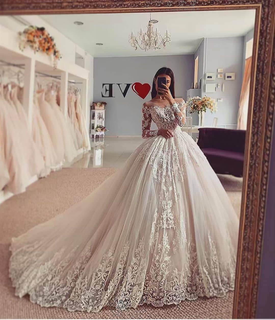 Elegant Long Sleeve Off The Shoulder Lace Ball Gown Floor Lengh Wedding Dresses