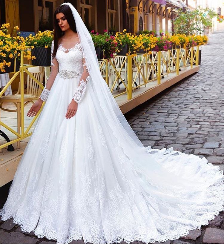 Elegant Long Sleeves Crystal Lace Princess Wedding Dresses