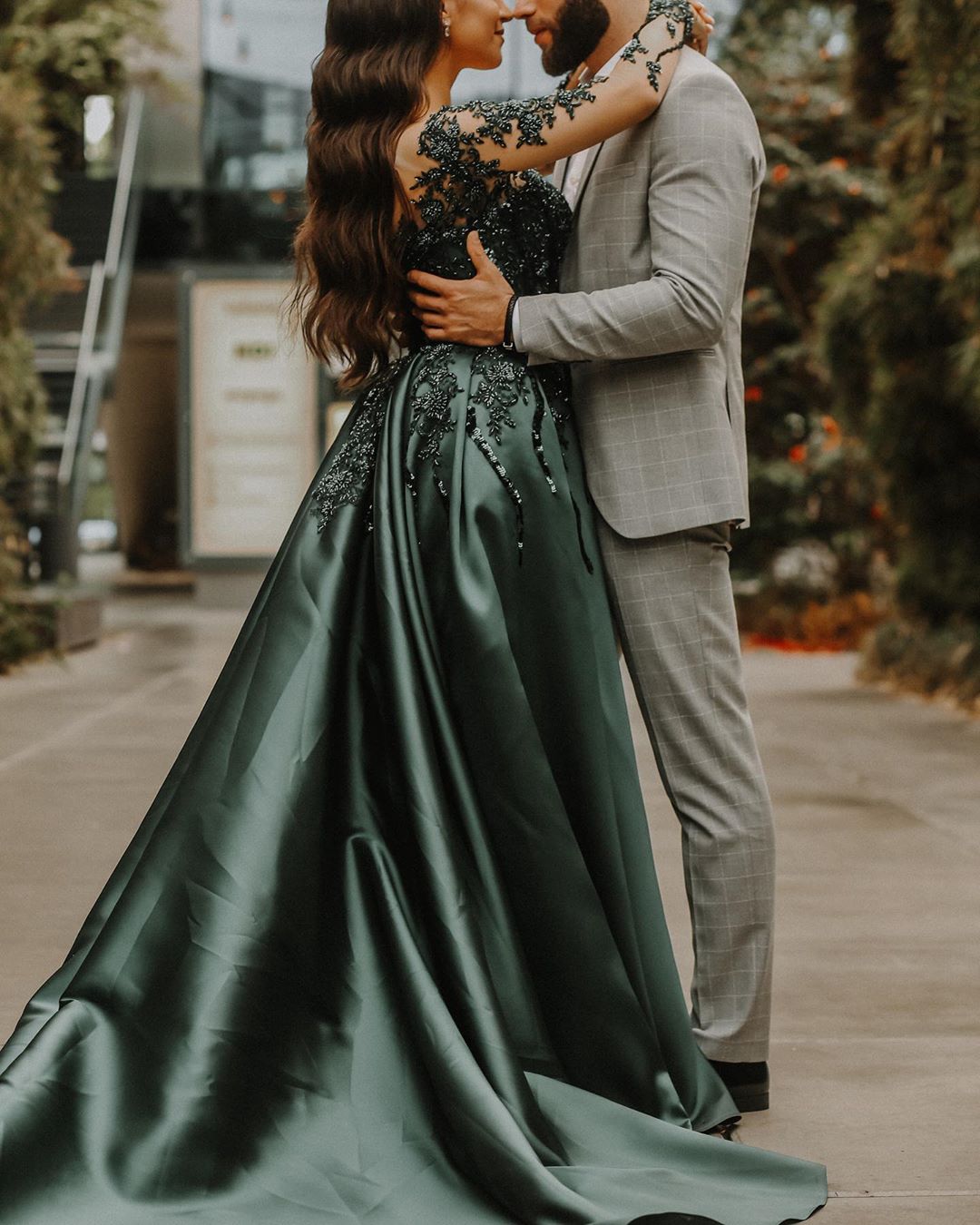 Glamorous Long Sleeves Floral Lace Split Mermaid Prom Dress With Detachable Train