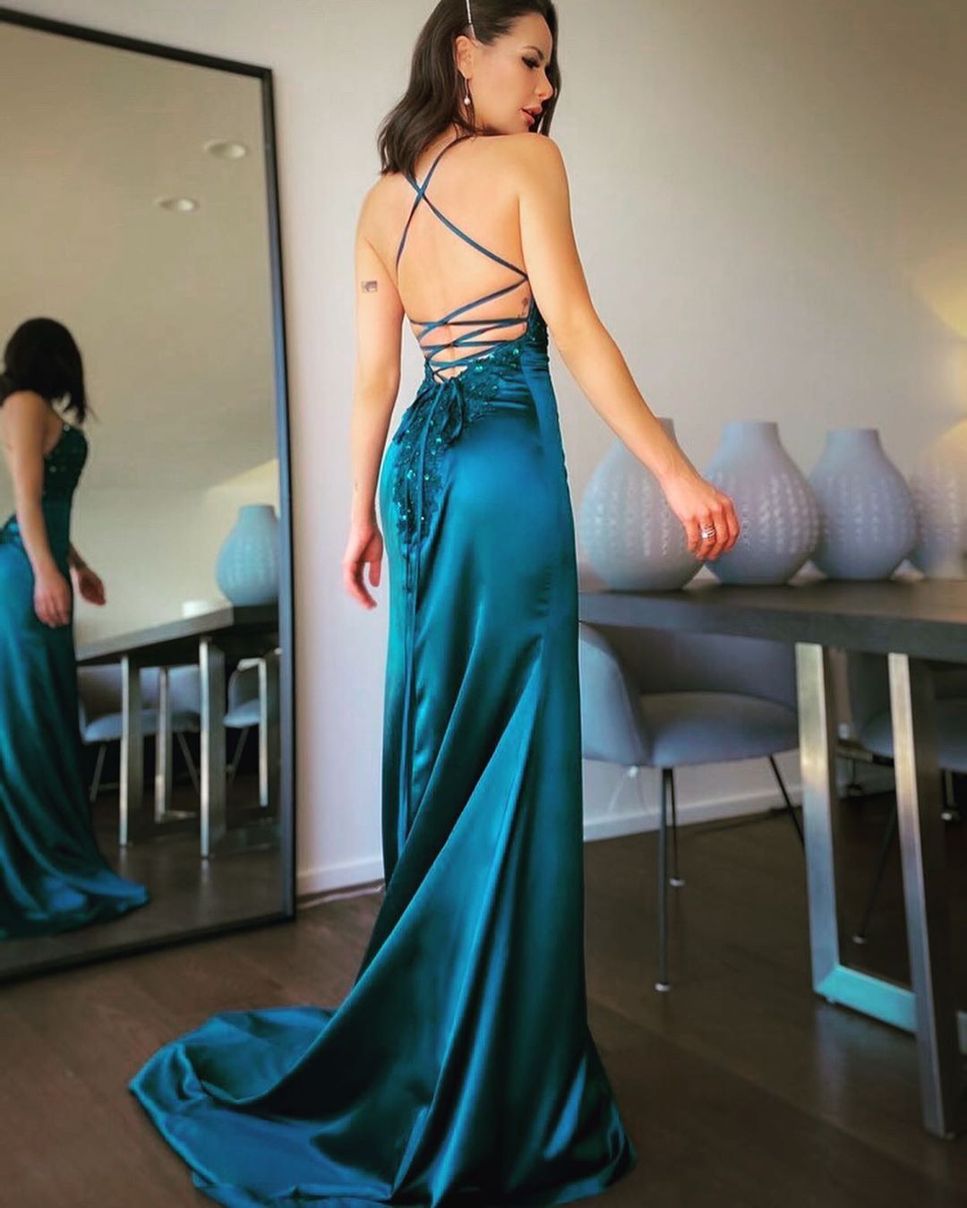 Sexy Spaghetti Straps Halter Evening Dress Backless Appliques Mermaid Prom Dress