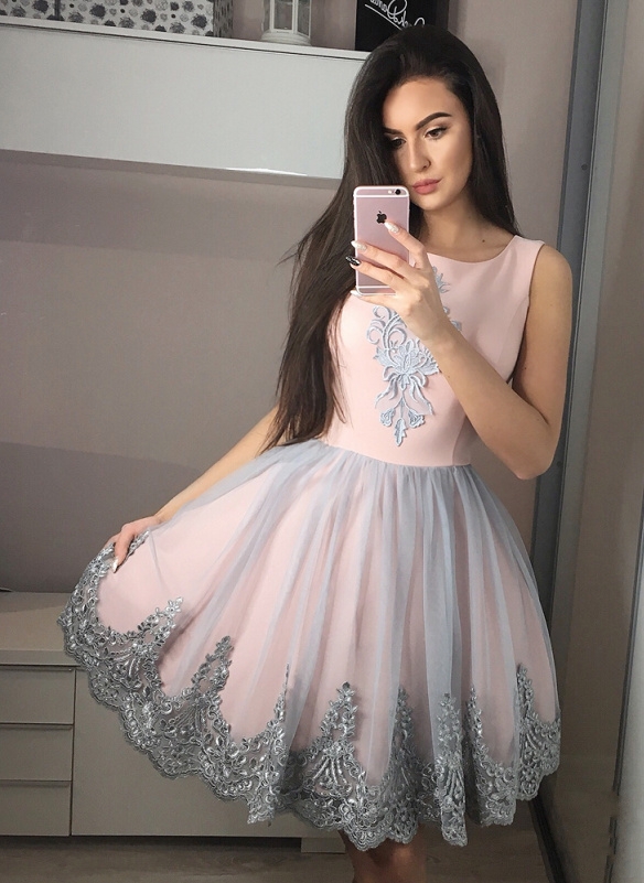 Exquisite A-Line Homecoming Dresses | Scoop Sleeveless Applique Short Cocktail Dresses