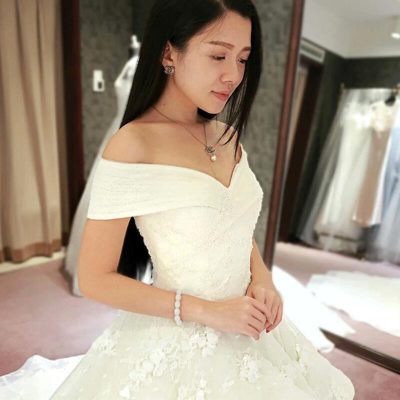 Glamorous Off-the-Shoulder Floor Length Ruffles Princess Lace Wedding Dresses