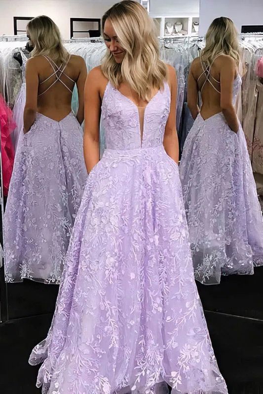 Chic Spaghetti Straps Backless Appliques Lace Tulle Prom Dress With Pockets