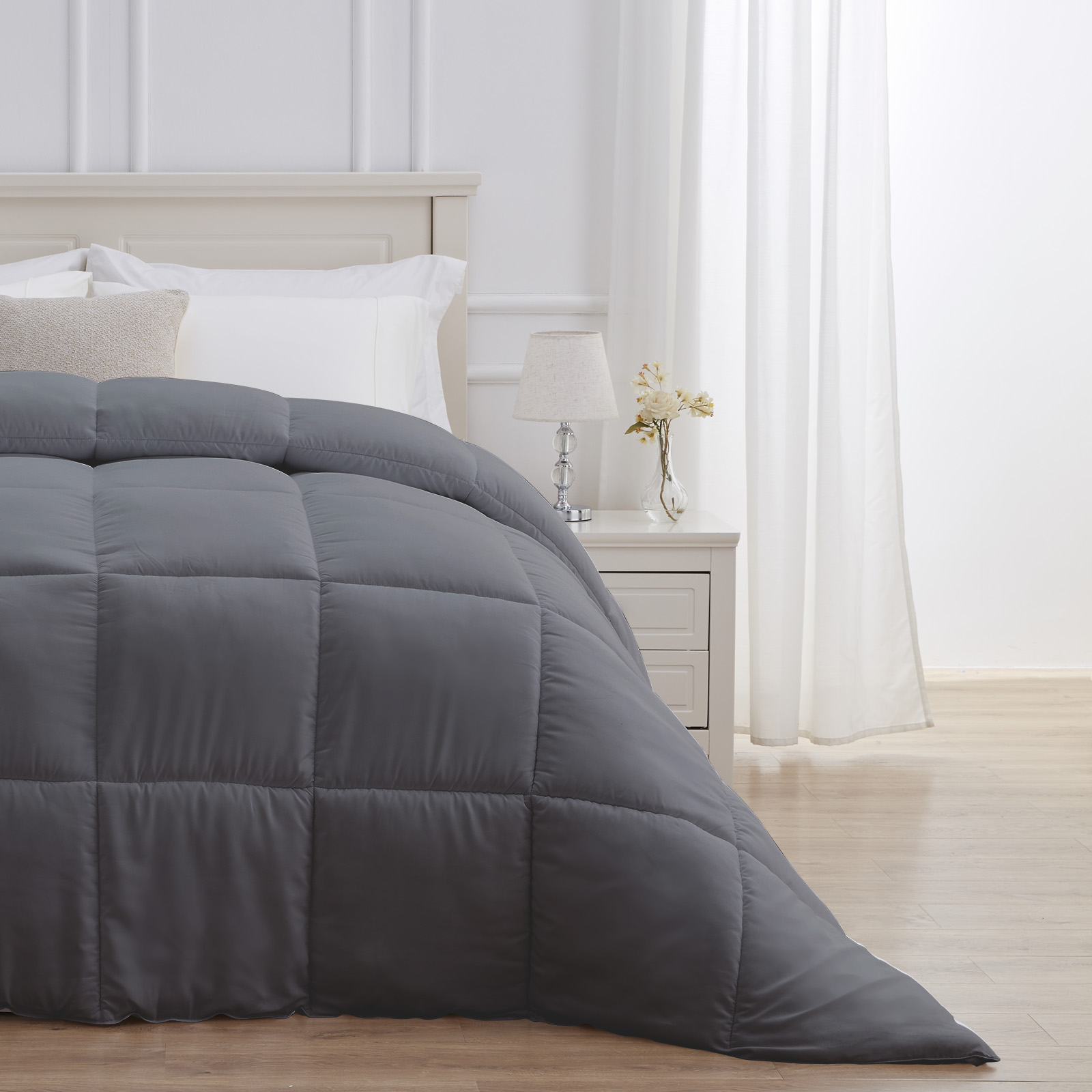 CHOPINMOON All Season Queen Comforter Cooling Quilted Down Alternative Duvet Insert with 8 Corner Tabs,Luxury,Light Grey, 88 x 88 inches