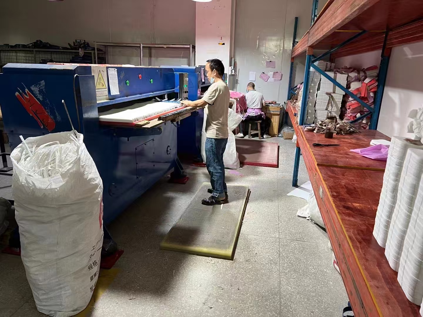 {"default":"handbag making supplies,handbag manufacturing supplies,handbag sewing supplies"}
