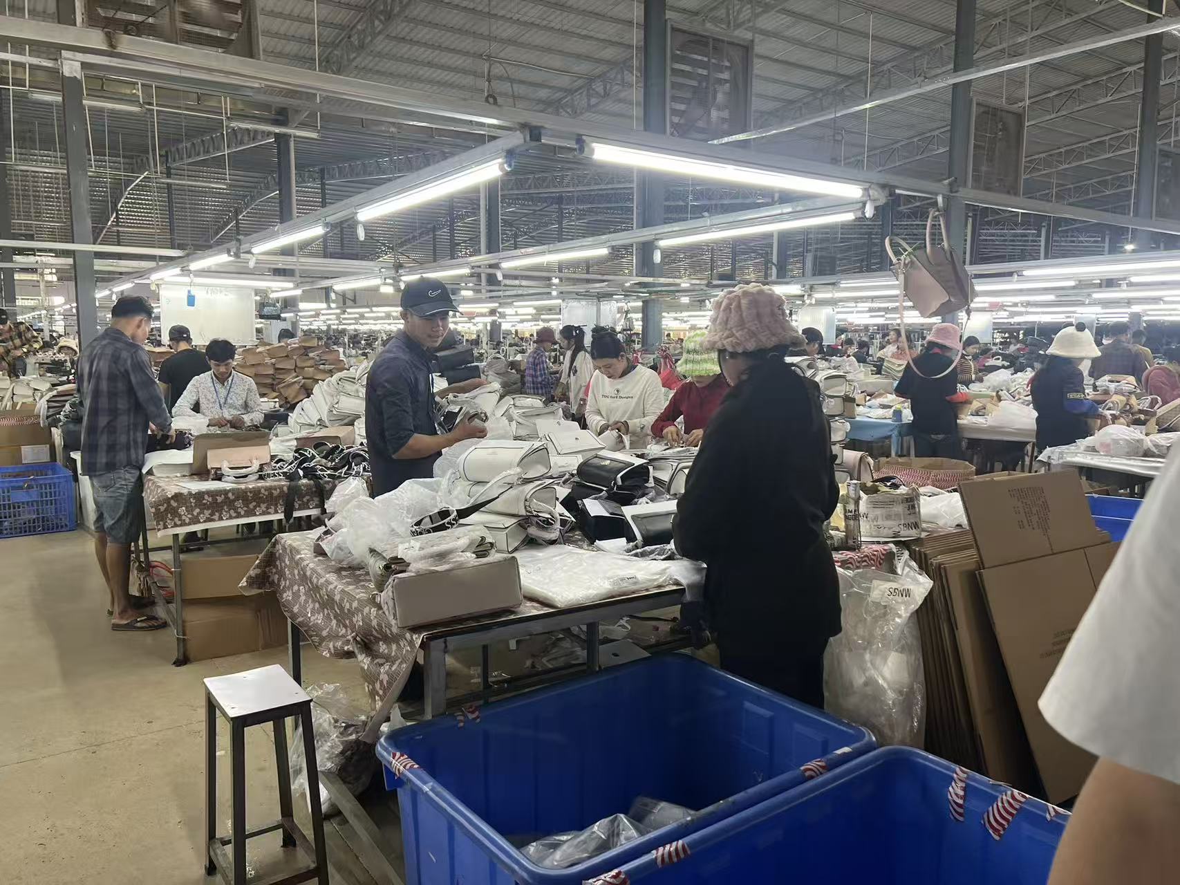 {"default":"quality control packing pu leather handbag"}
