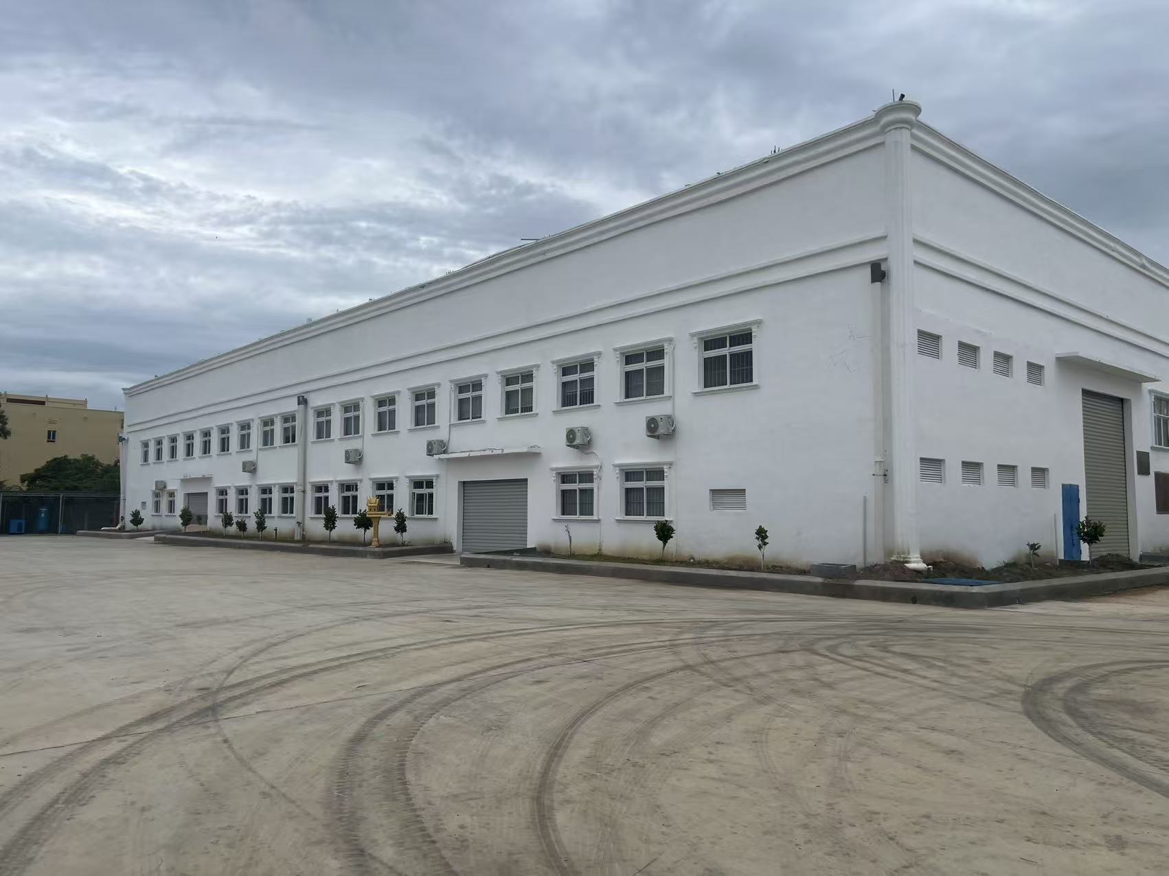 {"default":"tote bag handbag and backpack factory"}
