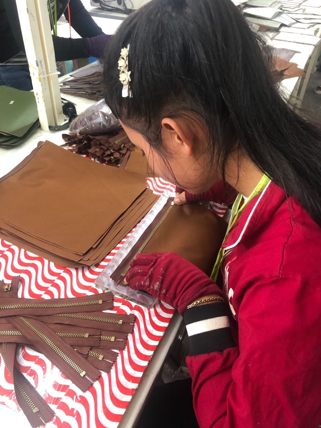 {"default":"tote bag handbag and backpack factory"}
