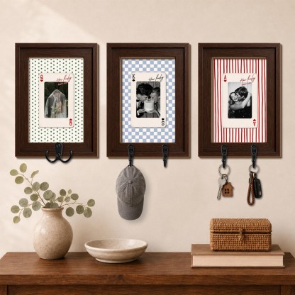 Personalized Wooden Photo Key Holder – Striped Frame with Key Hooks