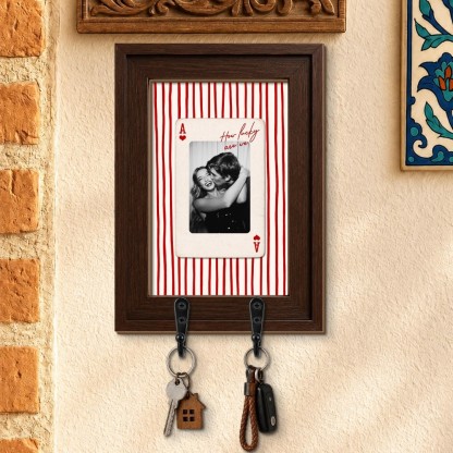 Personalized Wooden Photo Key Holder – Striped Frame with Key Hooks