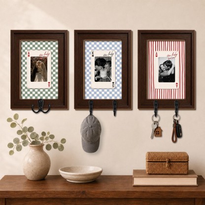 Personalized Wooden Photo Key Holder – Striped Frame with Key Hooks