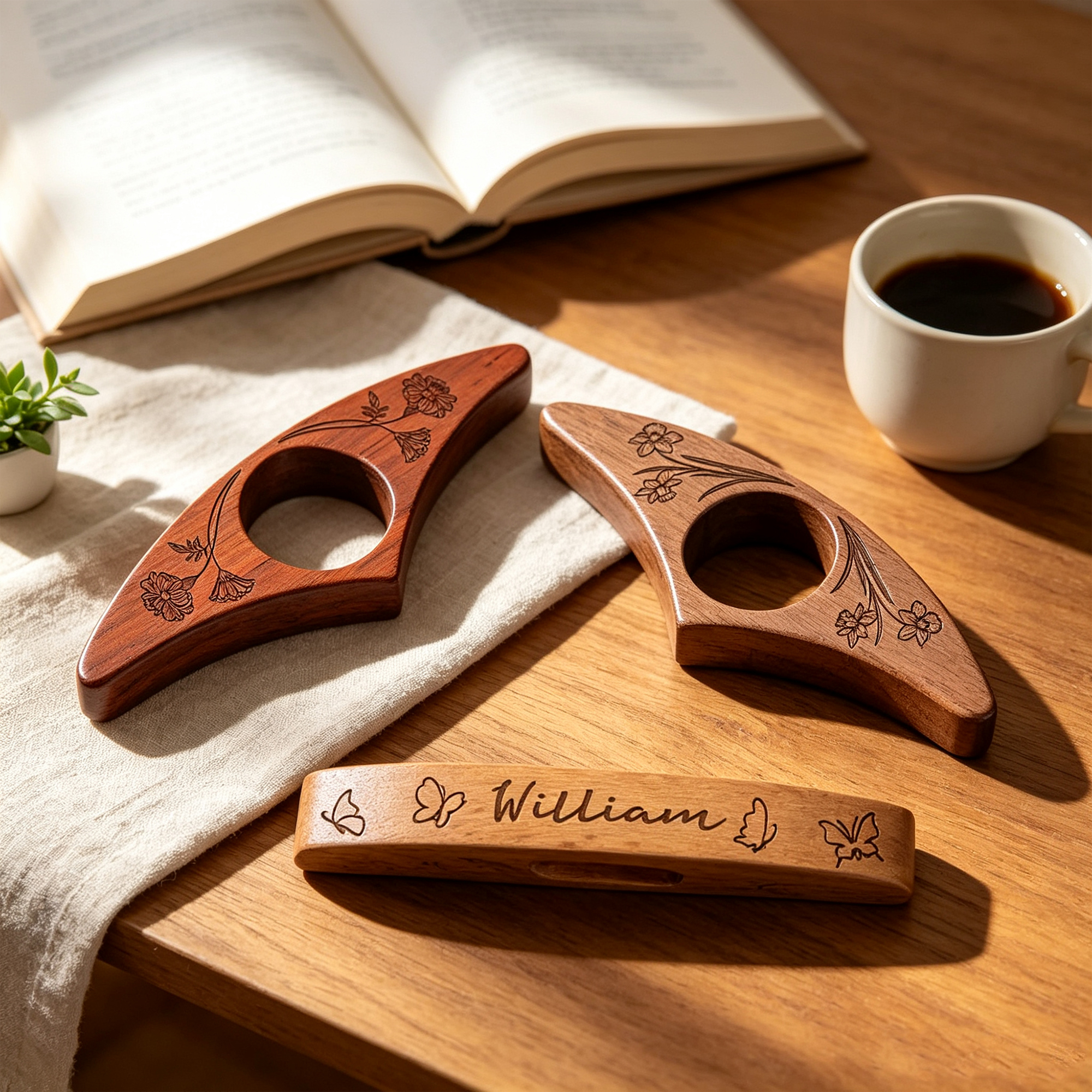 Personalized Birth Flower Wooden Thumb Book Holder, Custom Engraved Page Holder with Name, Gift for Book Lovers