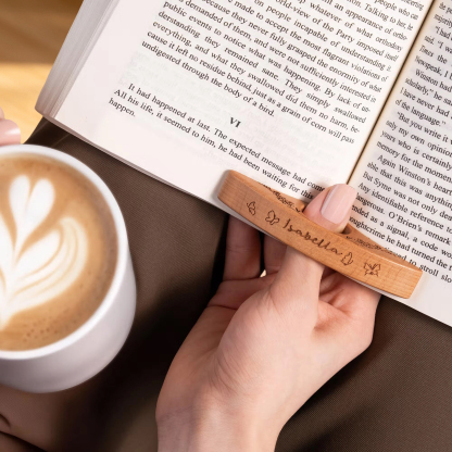 Personalized Birth Flower Wooden Thumb Book Holder, Custom Engraved Page Holder with Name, Gift for Book Lovers