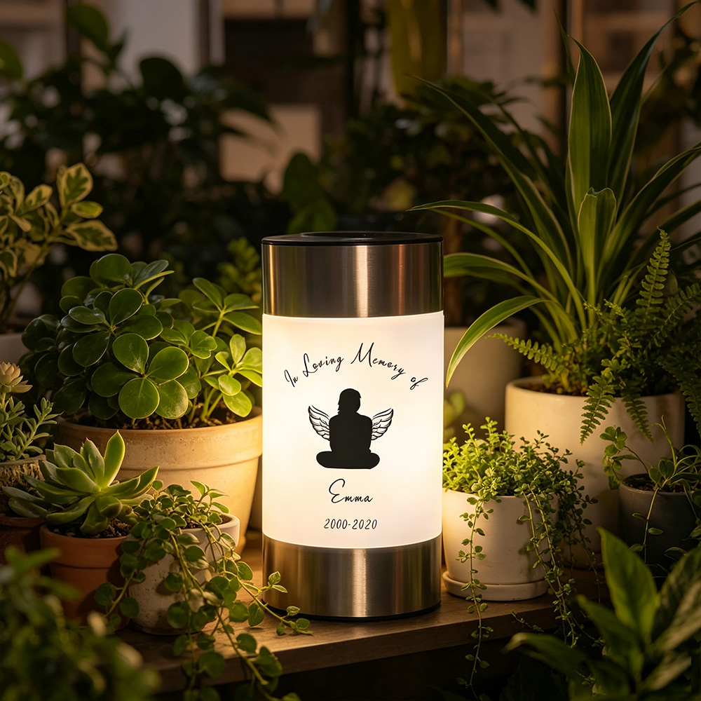 Personalized Angel Wing Memorial Solar Garden Light with Name and Date, Outdoor Garden Decor Sympathy Gift for Loved Ones