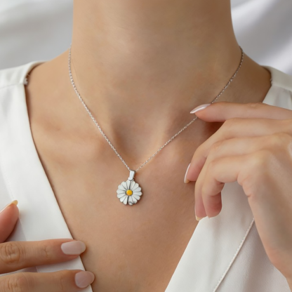 Personalized Daisy Necklace, Custom Name Flower Pendant Necklace, Birthday Gift for Her, Minimalist Jewelry Gift for Women