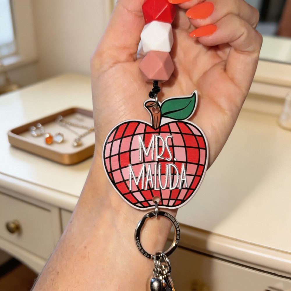 Personalized Teacher Lanyard, Custom Name Badge Holder, Beaded Keychain Lanyard, Cute Teacher Gift, ID Badge Reel Alternative, Back to School Gift