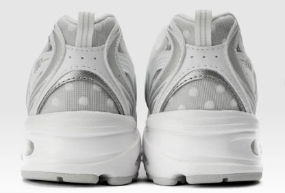 New Balthtance U530 POLKA PRICK vit