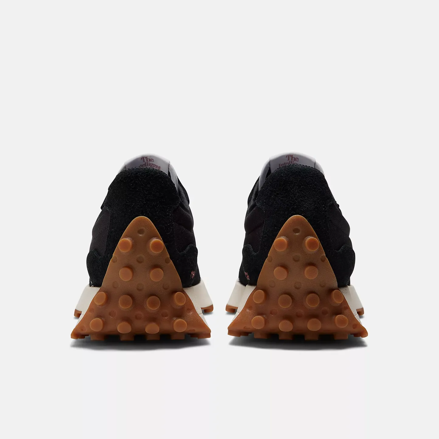 New Bthtalance 327 Svart med vitt och mineralrött