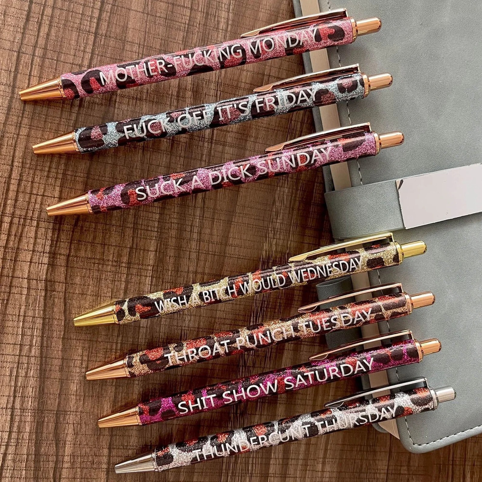 Ultimate Funny Set of Gold Leopard Print Glitter Pen（1 Set of 7 Pcs）