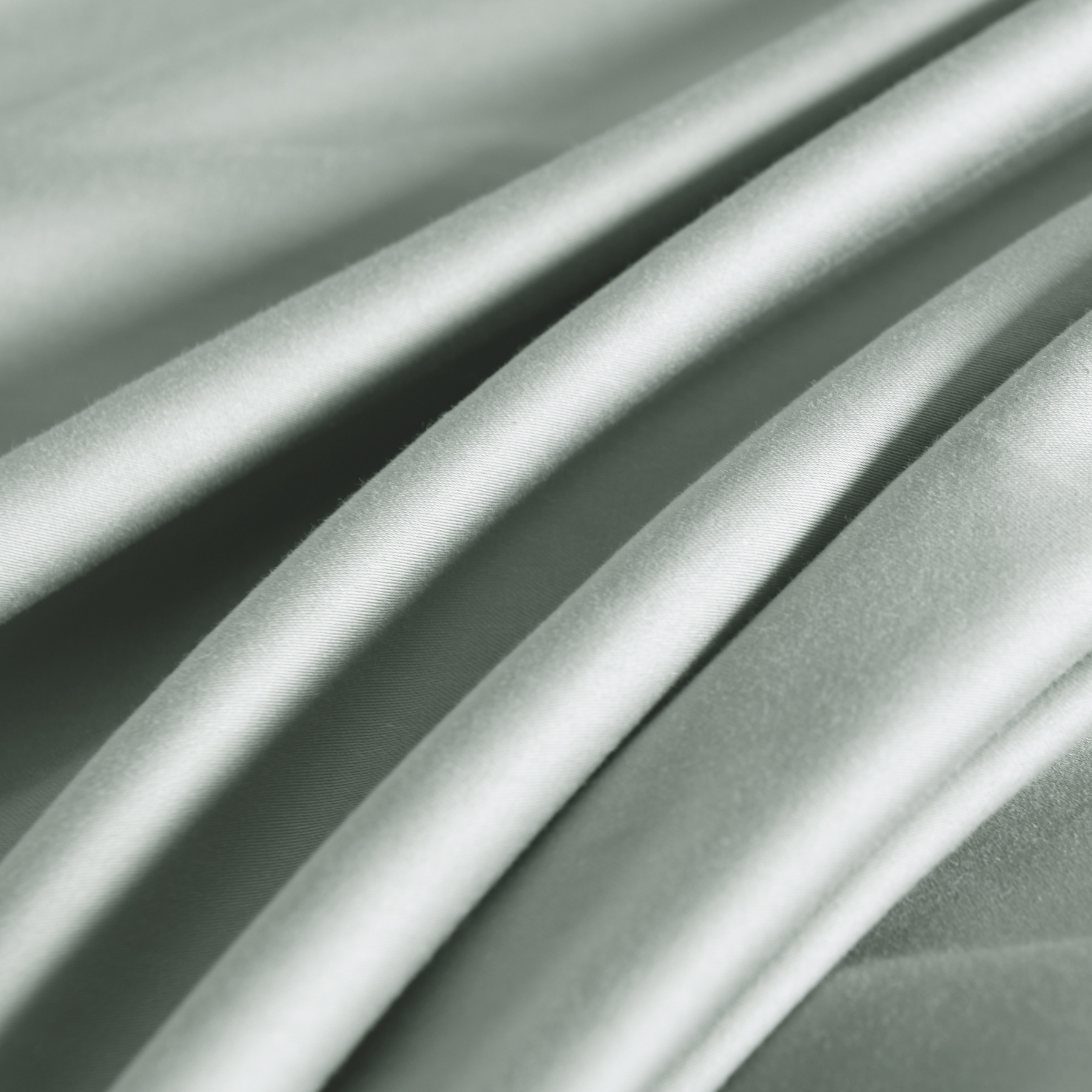 Dutigo Light Green Silken Long-Staple Bedding
