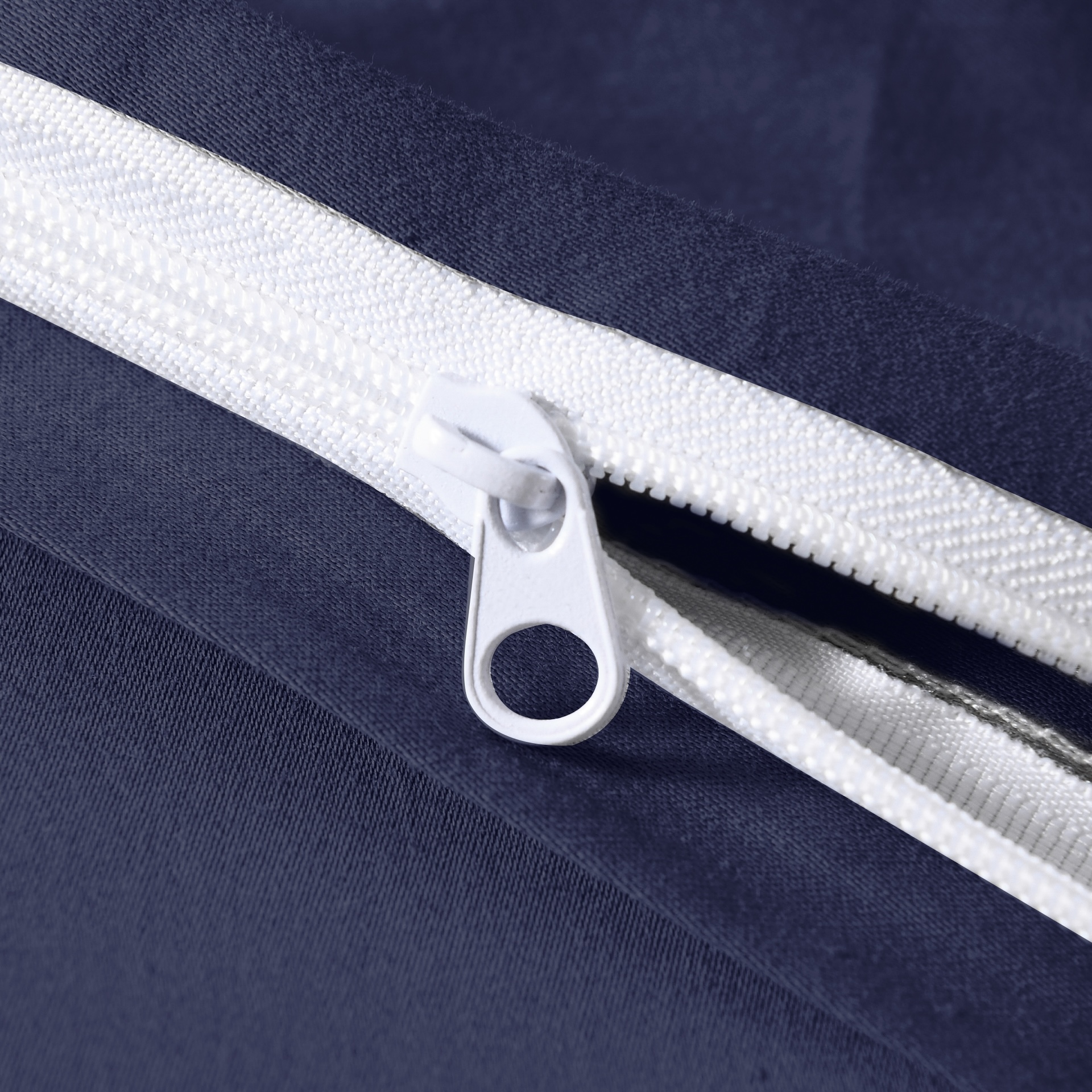 Dutigo Dark Purple Silken Long-Staple Bedding