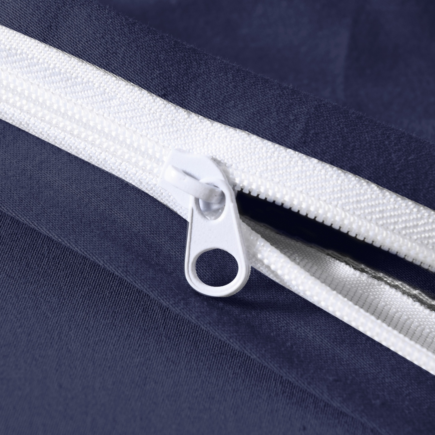 Dutigo Dark Purple Silken Long-Staple Bedding