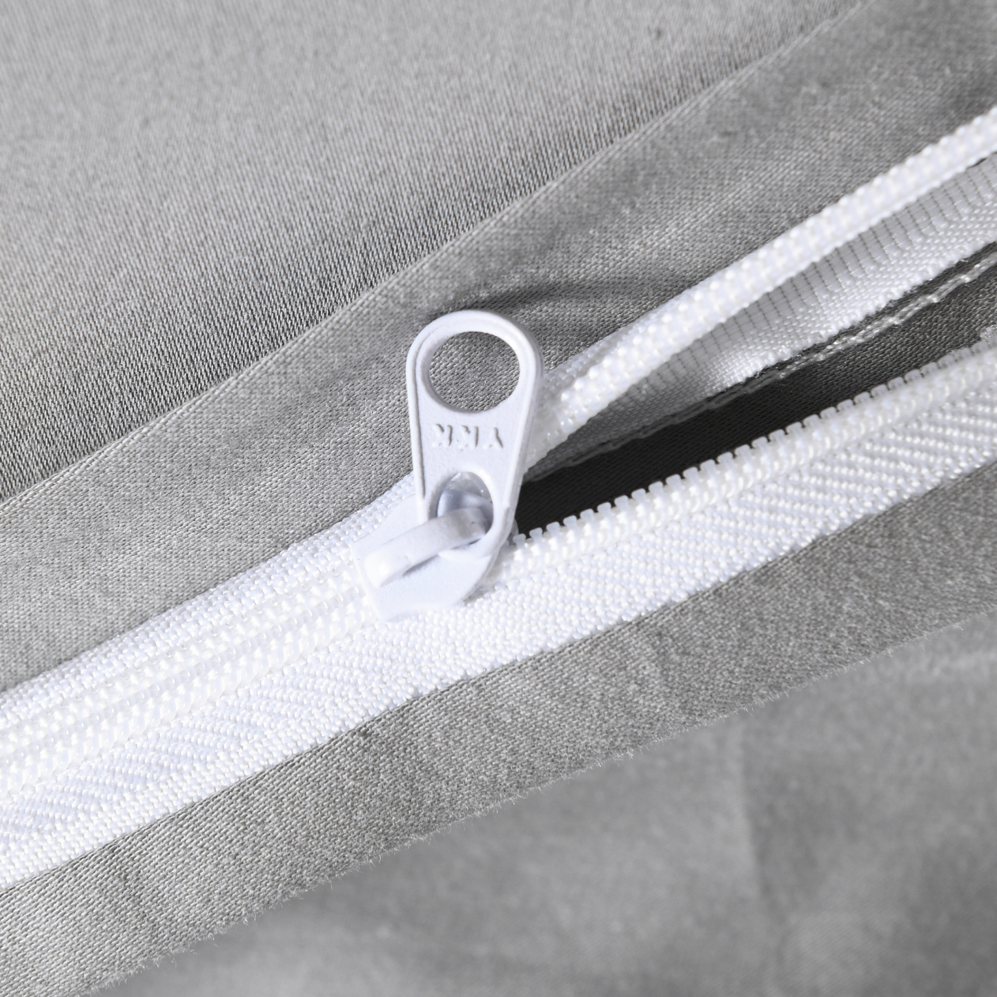 Dutigo Light Gray Silken Long-Staple Bedding