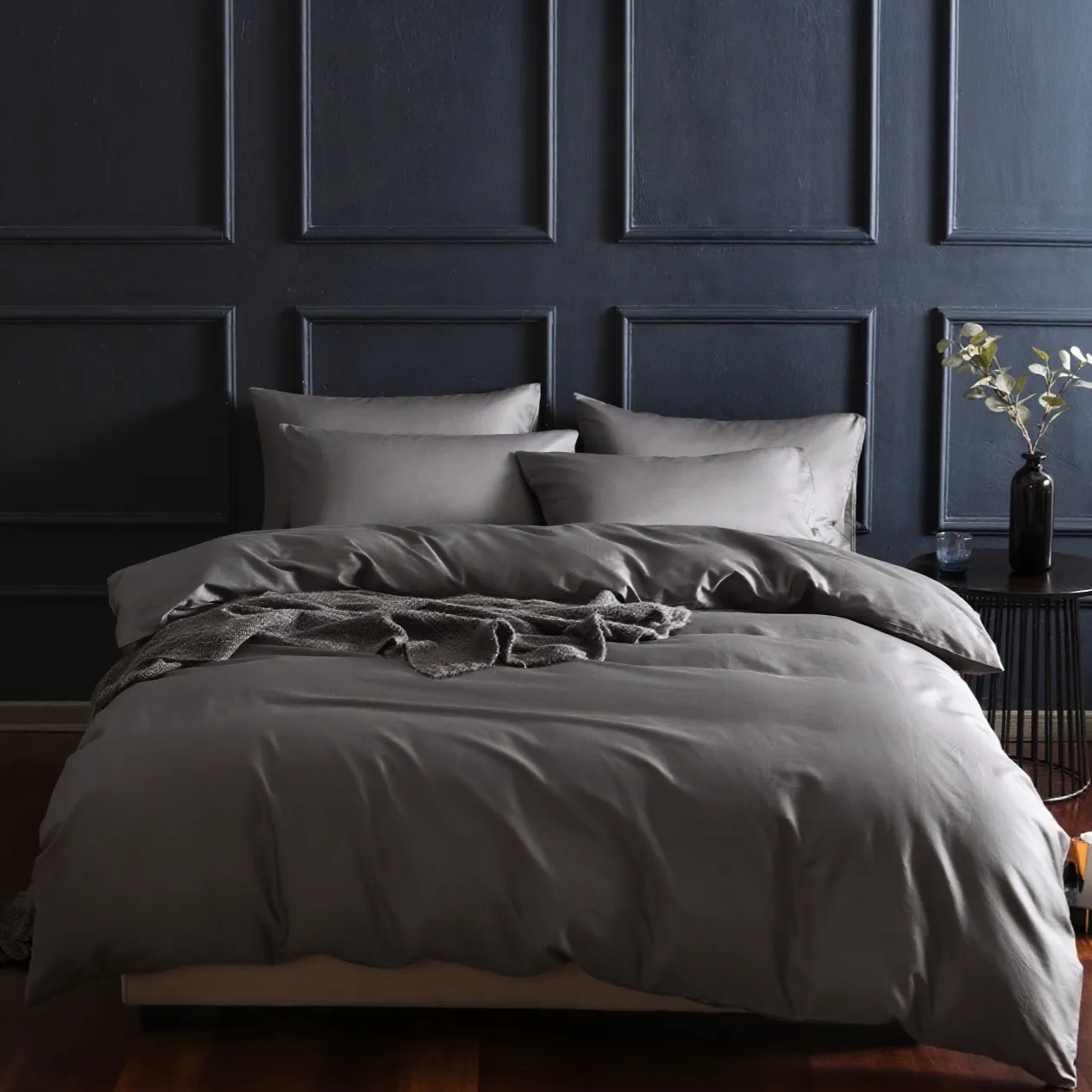Dutigo Dark Gray Silken Long-Staple Bedding