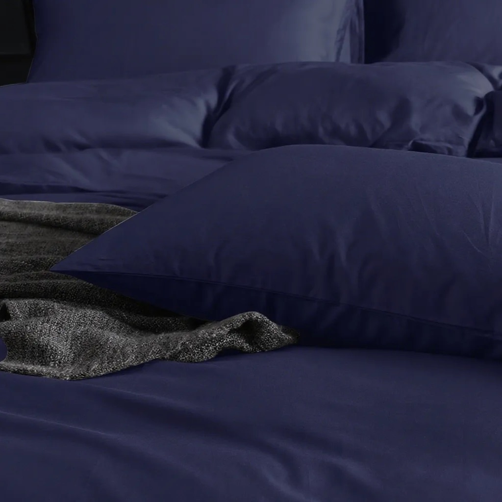 Dutigo Dark Purple Silken Long-Staple Bedding