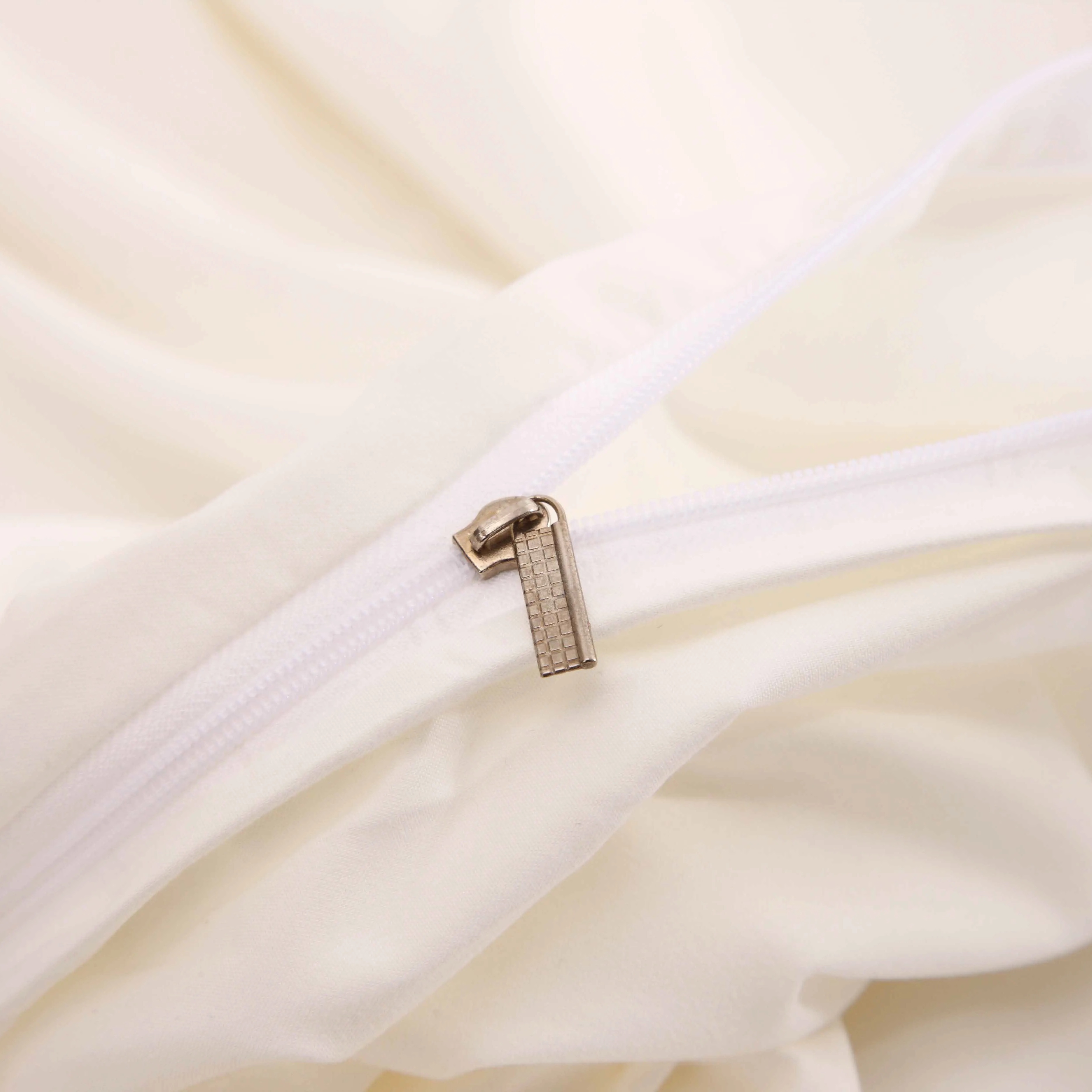 Dutigo Dark Red Amber Velvet Brushed Bedding Set