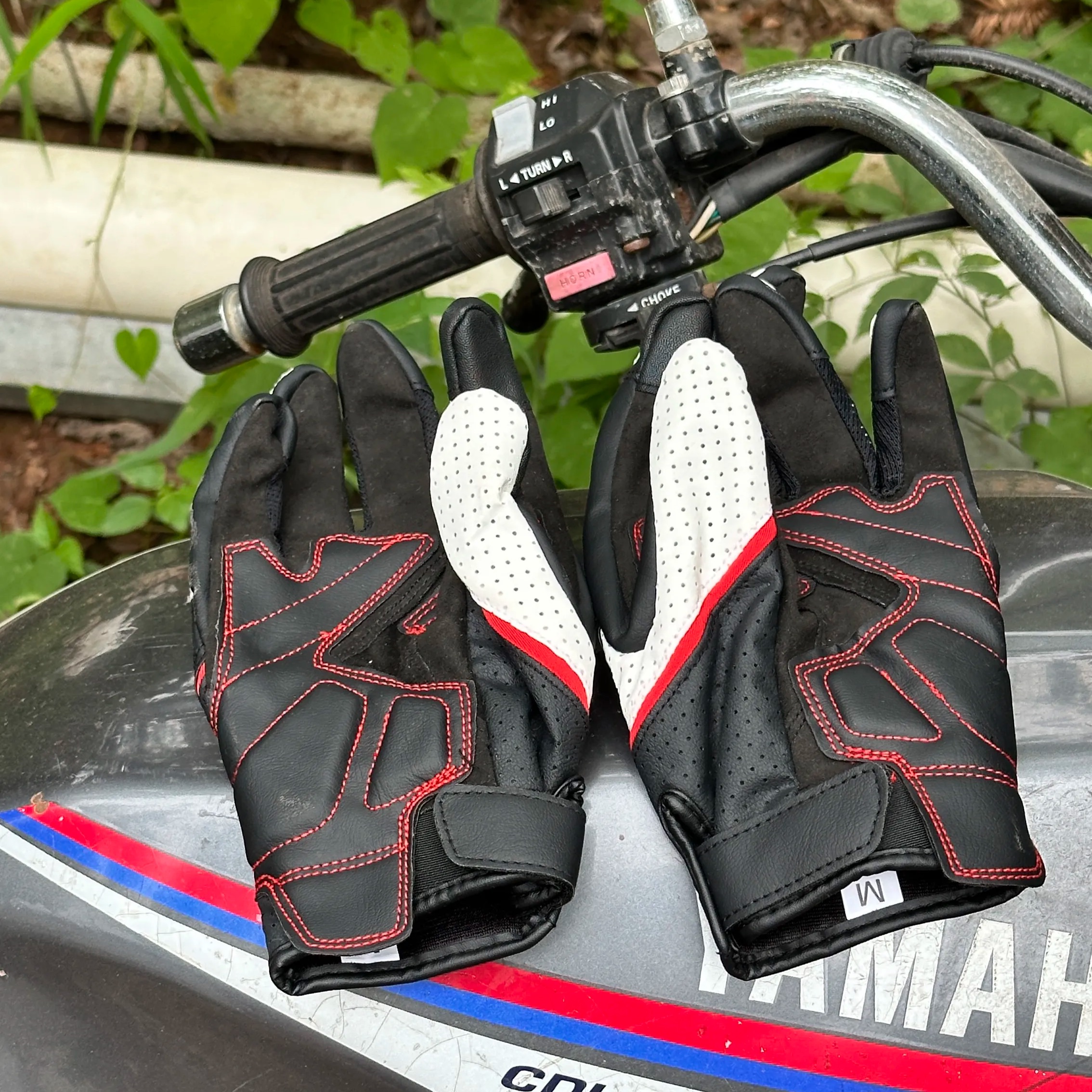GoMotour Motorcycle Gloves with Carbon Knuckle Armor