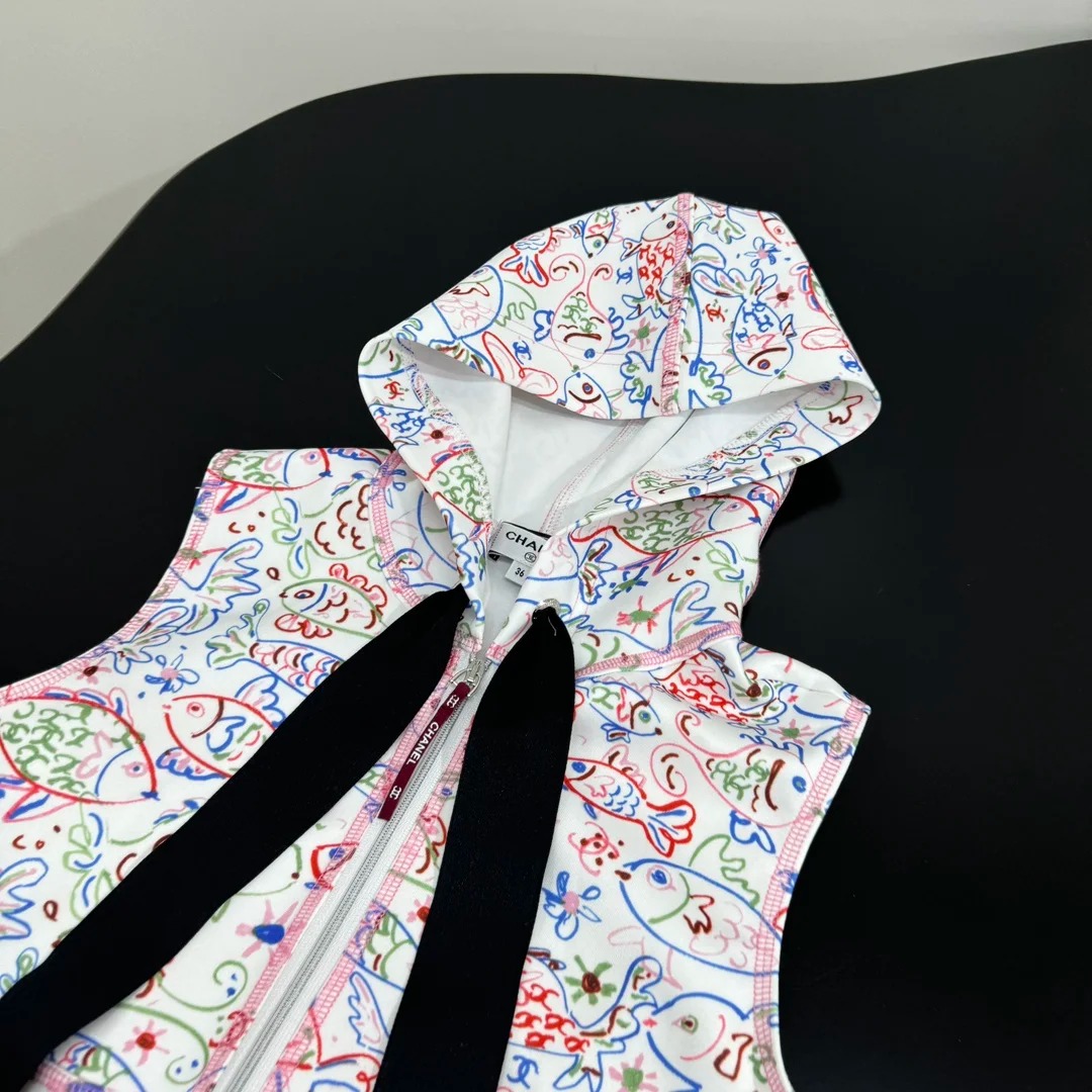 CHANE25SS Graffiti Print Hooded Swimsuit