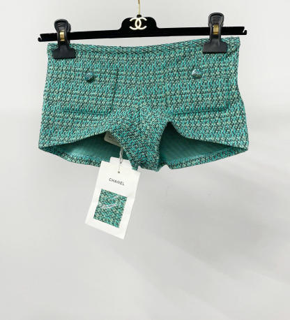 CHNEL green tweed shorts