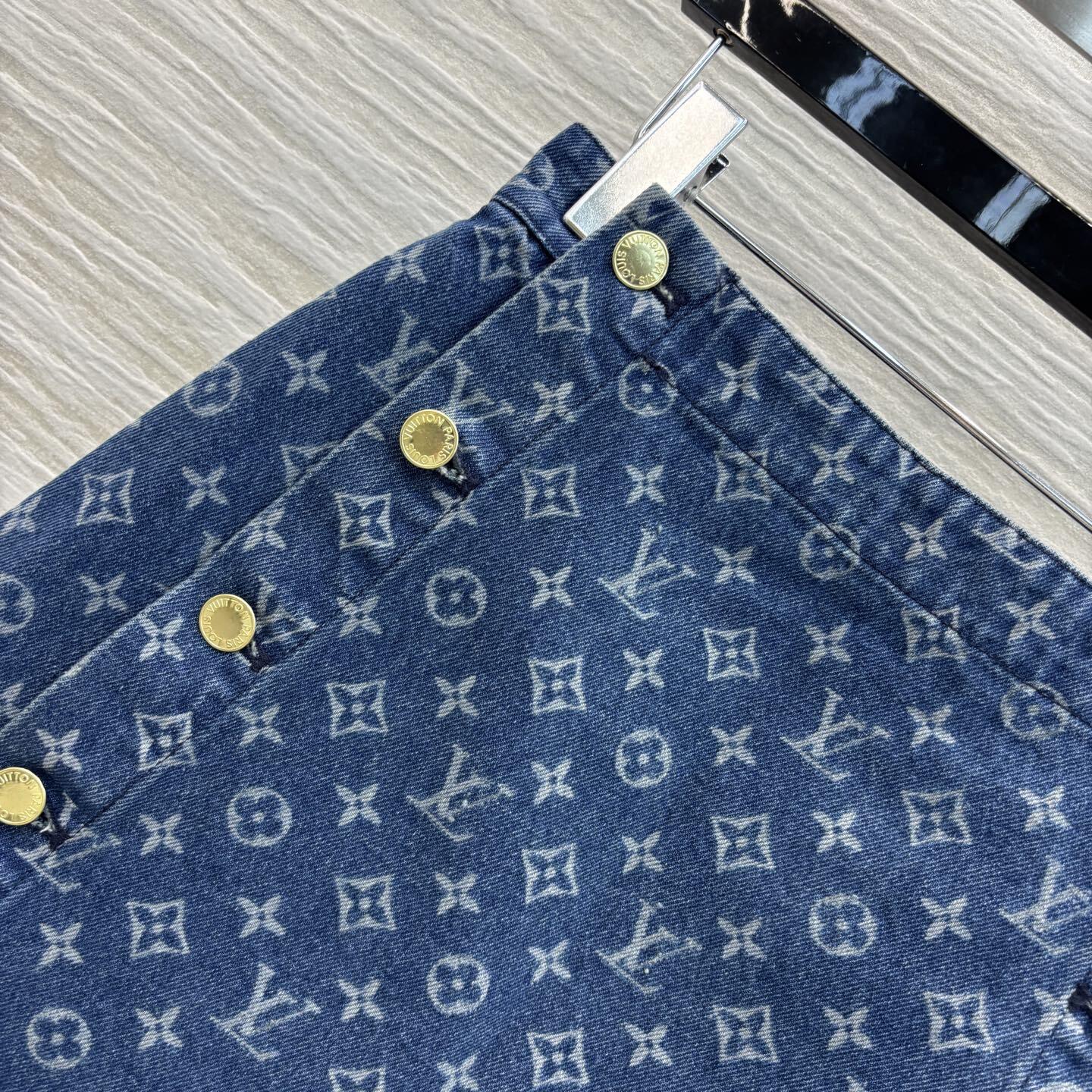 1V Jacquard Denim Skirt