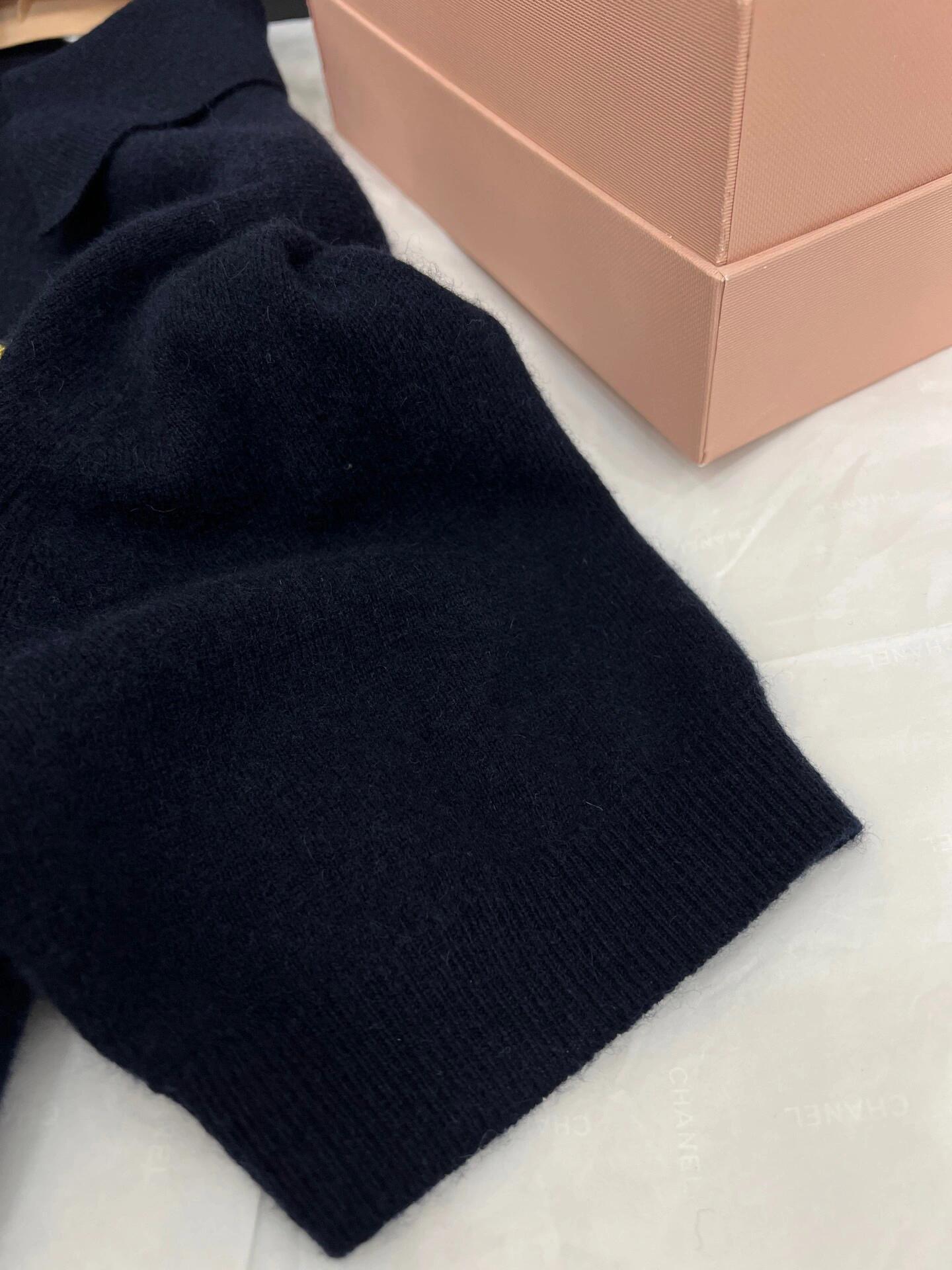 Miu Gold Label Embroidered Polo Neck Short Sleeve